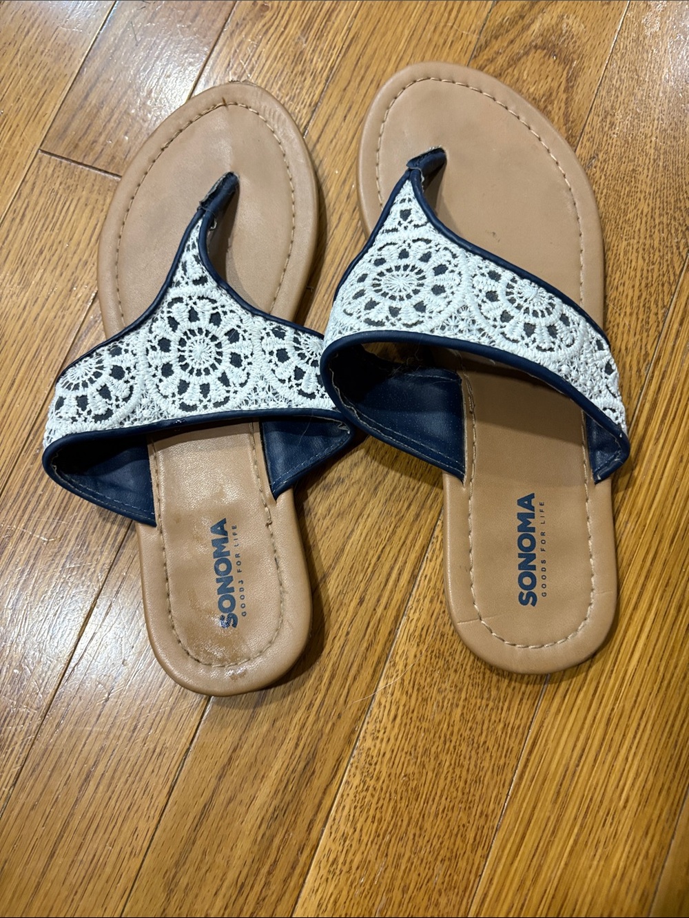 SONOMA Navy and Cream Crochet Thong Sandals
